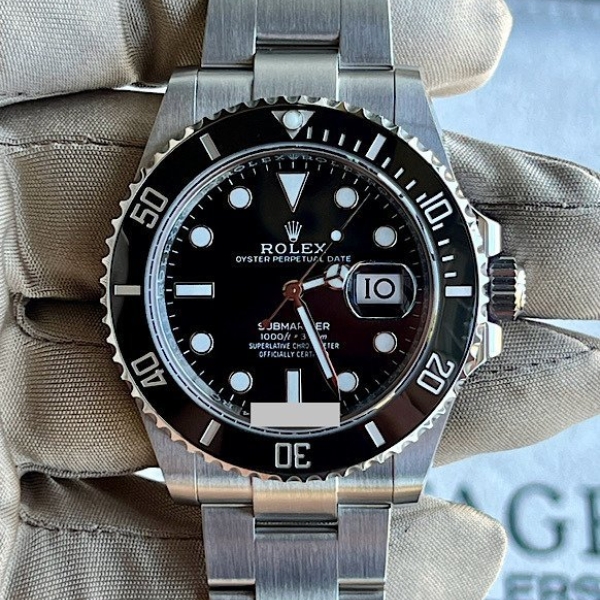 Rolex Submariner Date  2024